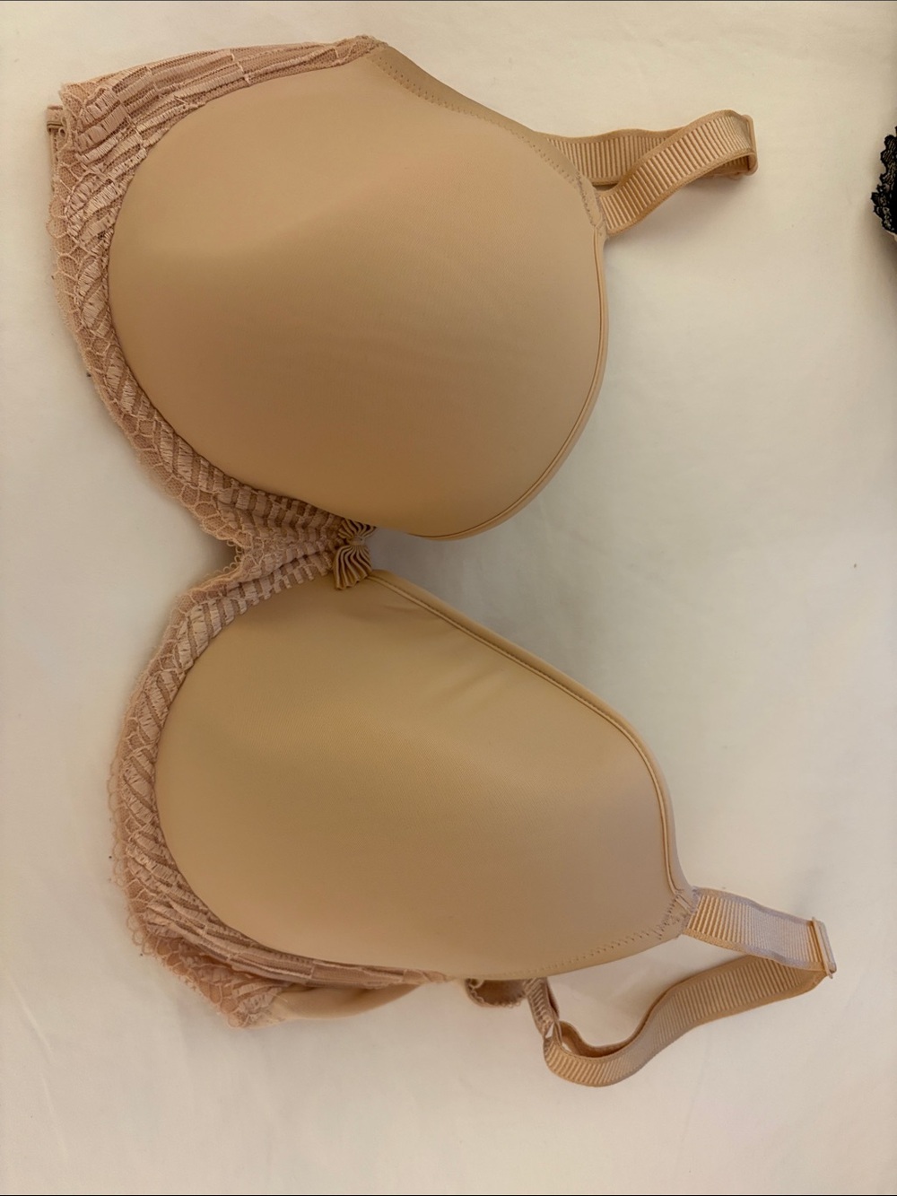 Wacoal Beige Seamless Molded T-Shirt Bra with Lace Wings